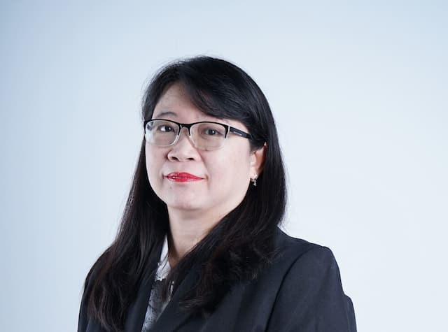 Dr. Yie Ke Feliana, S.E., M. Com., Ak., CPA, CFP®, CA, CRA.